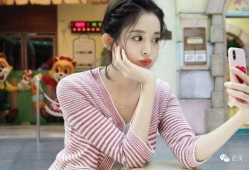 娜扎爆料爸爸是谁啊视频,爸爸身份曝光，背后故事引热议